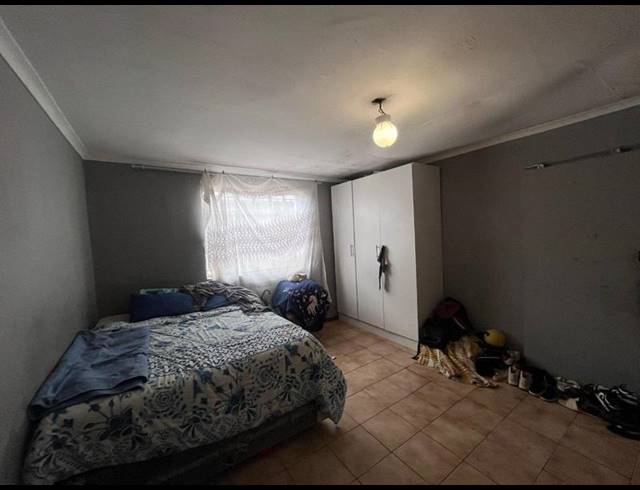 10 BEDROOM HOUSE FOR SALE IN REGENTS PARK